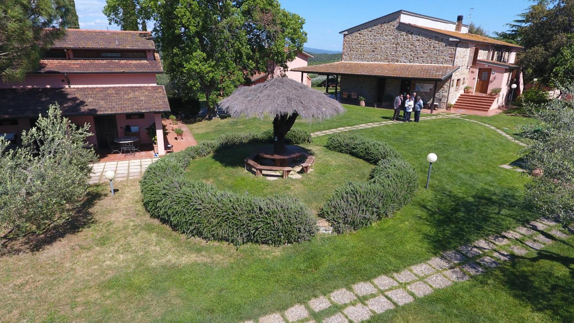 Agriturismo Poggio Corbello La Pesta Exterior foto
