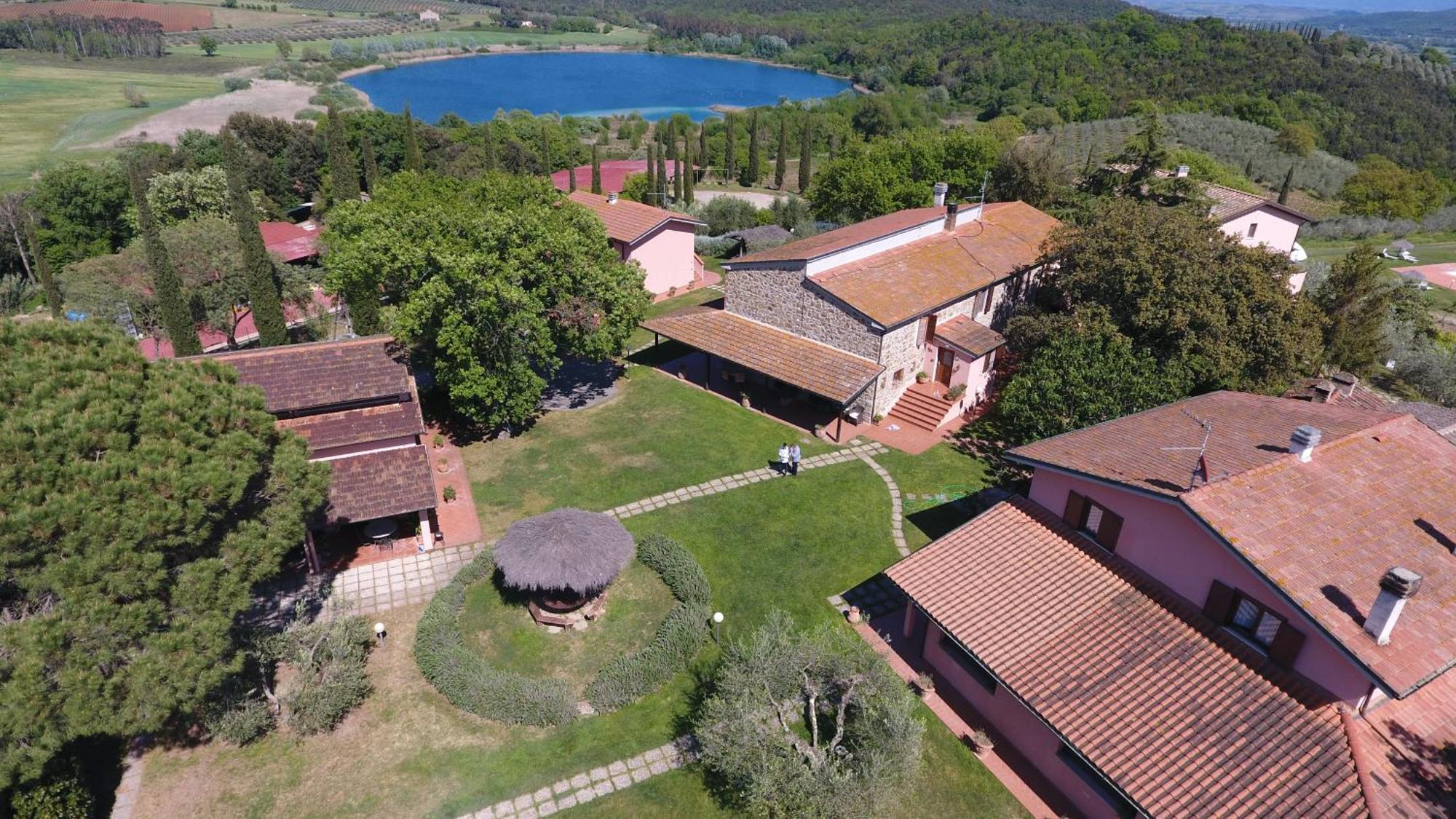 Agriturismo Poggio Corbello La Pesta Exterior foto