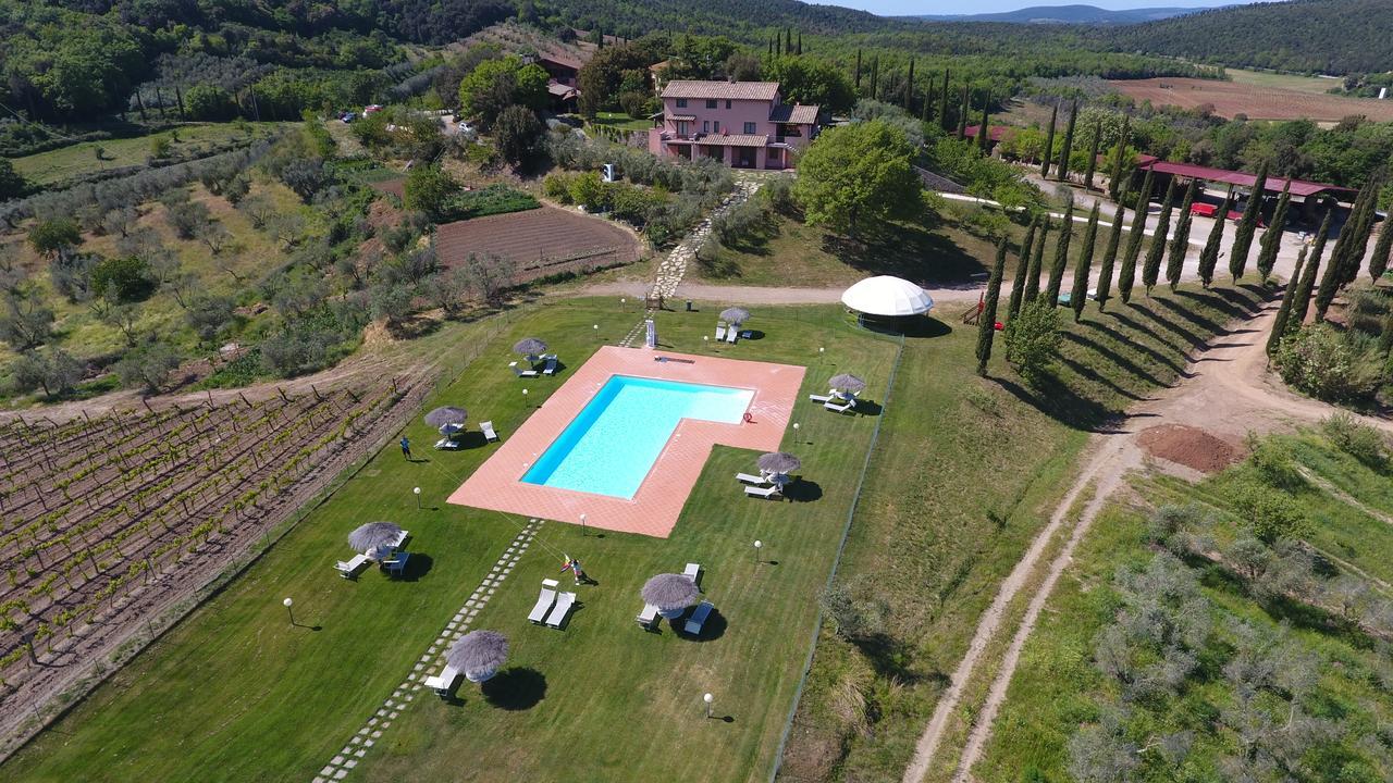 Agriturismo Poggio Corbello La Pesta Exterior foto